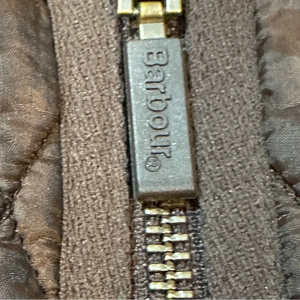 Barbour Quilted Vest — Brown Diamond Stitch Outdoor Layer (Size 4 / UK 8) - Picture 3 of 12